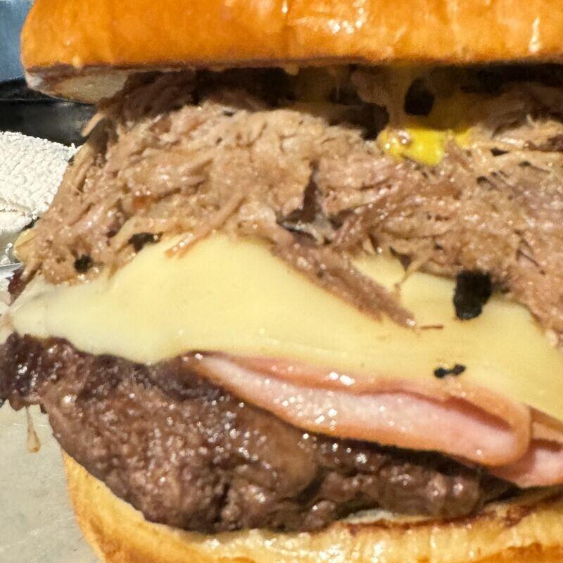 Cubanita Burger